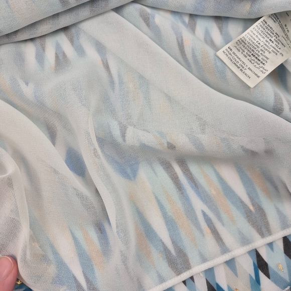 White House Black Market Off The Shoulder Bell Sleeve Blue Print Blouse Top S - Picture 10 of 11